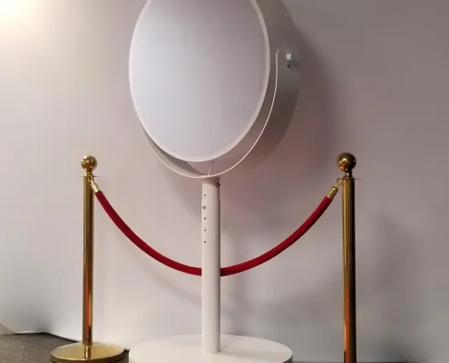 Beauty mirror photo booth